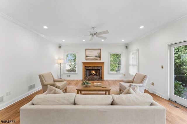 31 Old Farm Rd, Berkeley Heights Twp., NJ 07922