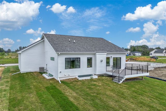 140 NW Crabtree Lane, Waukee, IA 50263