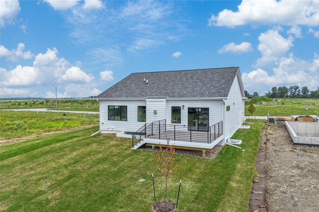 140 NW Crabtree Lane, Waukee, IA 50263