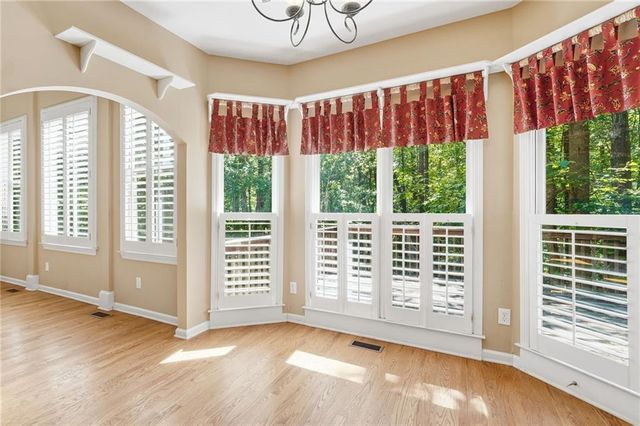 514 Lovinggood Court, Woodstock, GA 30189