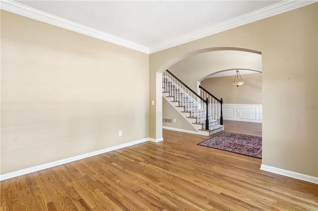 514 Lovinggood Court, Woodstock, GA 30189