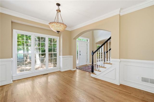 514 Lovinggood Court, Woodstock, GA 30189