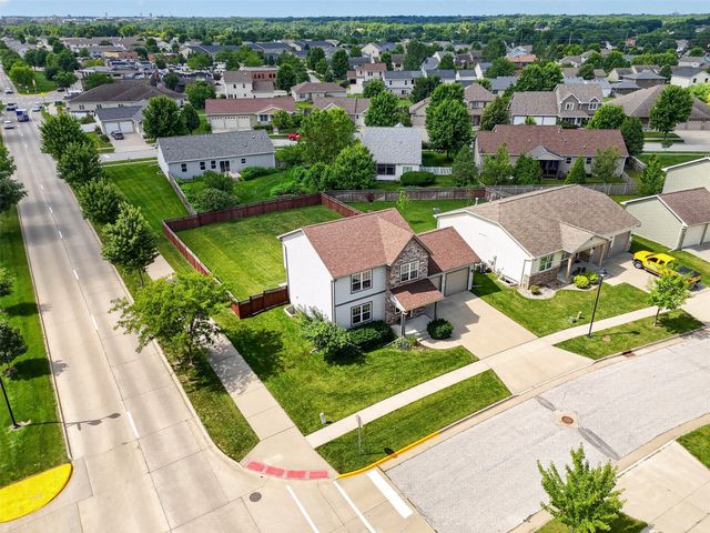 2706 Kingston Drive, Ames, IA 50010