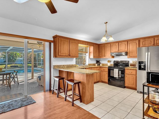 895 NW 87th Avenue, Coral Springs, FL 33071