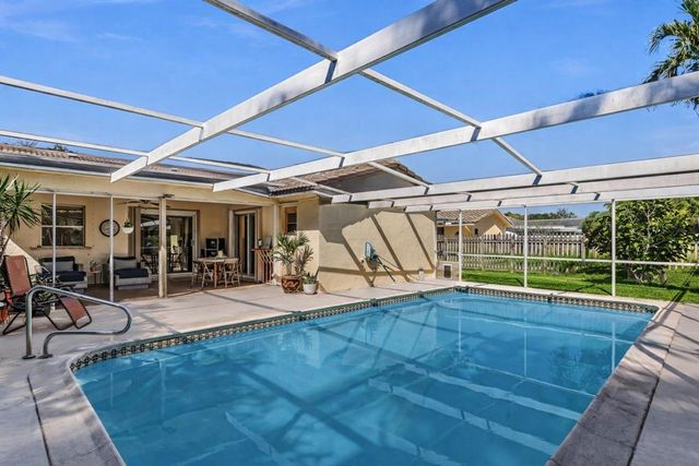 895 NW 87th Avenue, Coral Springs, FL 33071