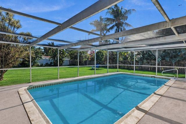 895 NW 87th Avenue, Coral Springs, FL 33071