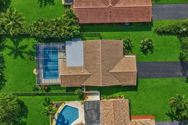 895 NW 87th Avenue, Coral Springs, FL 33071