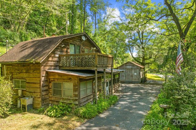 2270 Clear Creek Road, Marion, NC 28752
