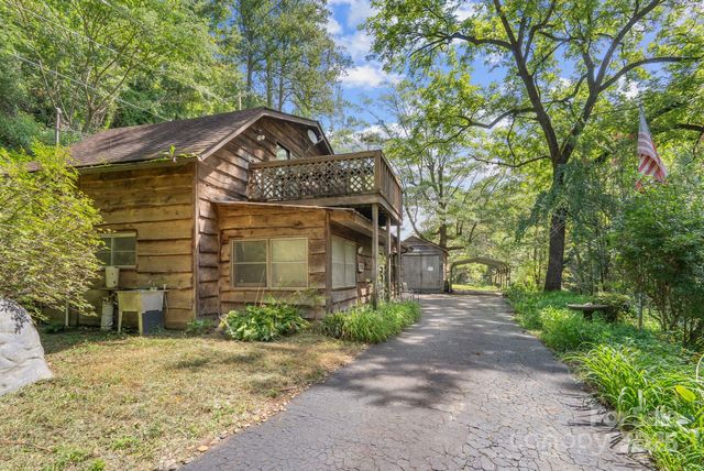 2270 Clear Creek Road, Marion, NC 28752