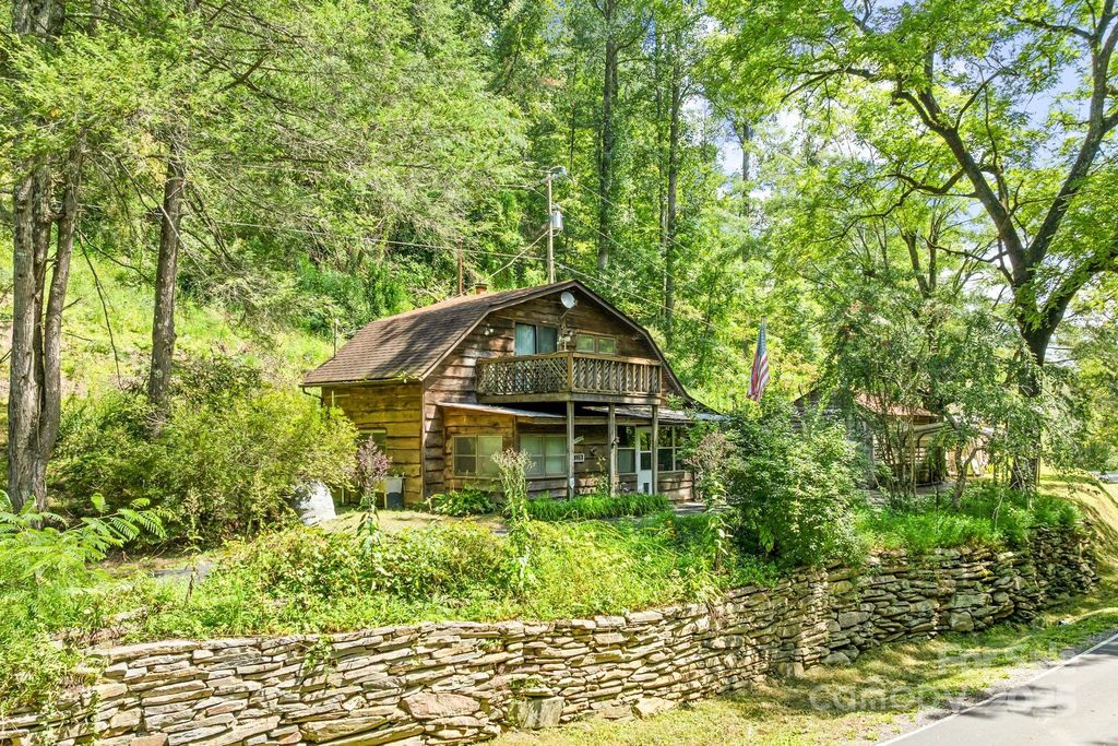 2270 Clear Creek Road, Marion, NC 28752