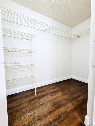 5701 Riverside Dr 201B6, Coral Springs, FL 33067