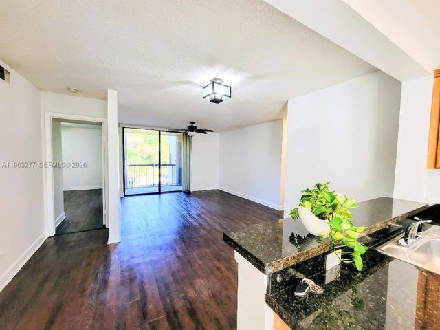 5701 Riverside Dr 201B6, Coral Springs, FL 33067