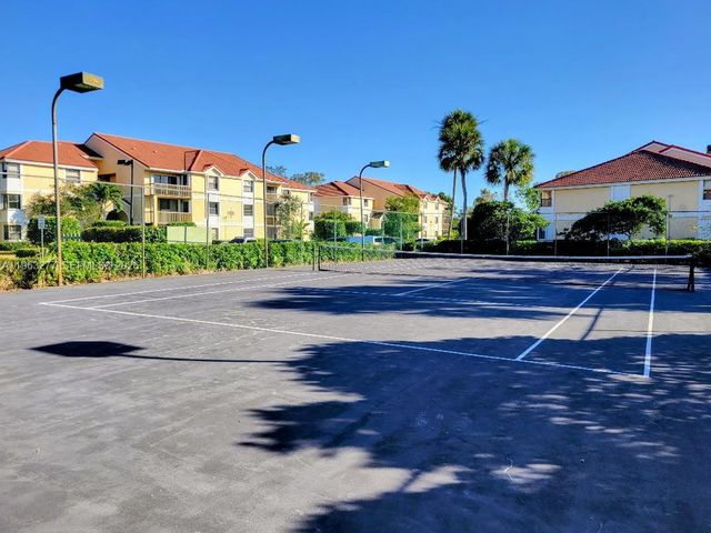 5701 Riverside Dr 201B6, Coral Springs, FL 33067
