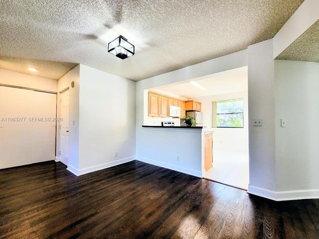 5701 Riverside Dr 201B6, Coral Springs, FL 33067