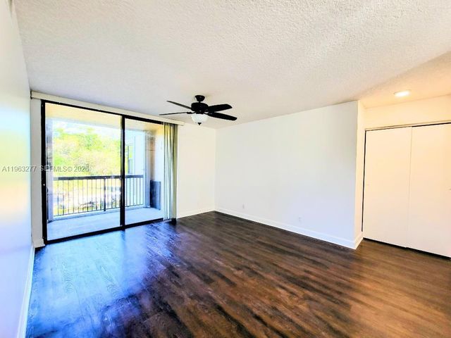 5701 Riverside Dr 201B6, Coral Springs, FL 33067