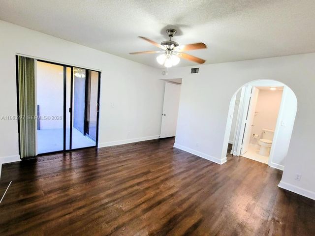 5701 Riverside Dr 201B6, Coral Springs, FL 33067