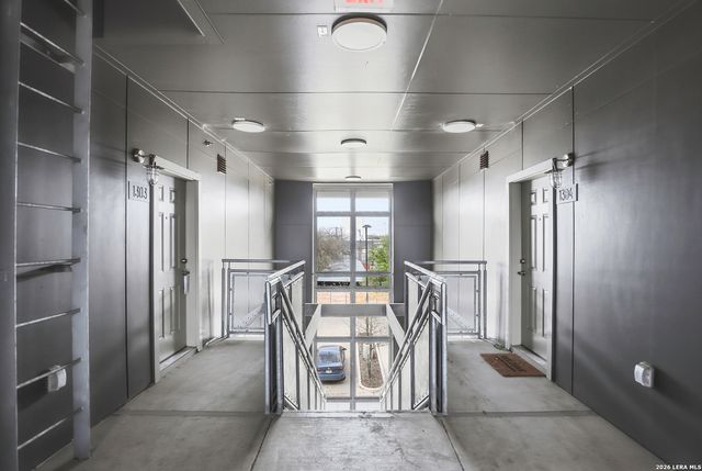 711 S Frio St Apt 1304, San Antonio, TX 78207