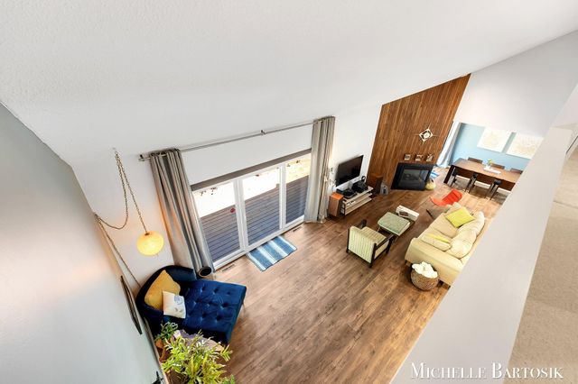 3301 Midland Drive SE, Grand Rapids, MI 49546
