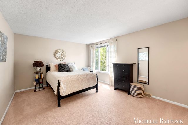 3301 Midland Drive SE, Grand Rapids, MI 49546