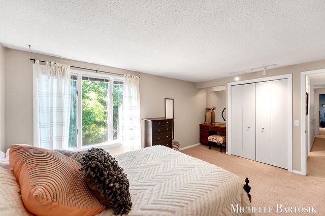 3301 Midland Drive SE, Grand Rapids, MI 49546
