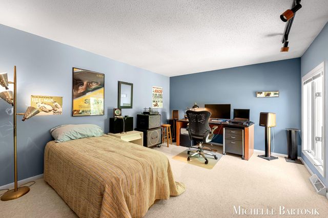 3301 Midland Drive SE, Grand Rapids, MI 49546