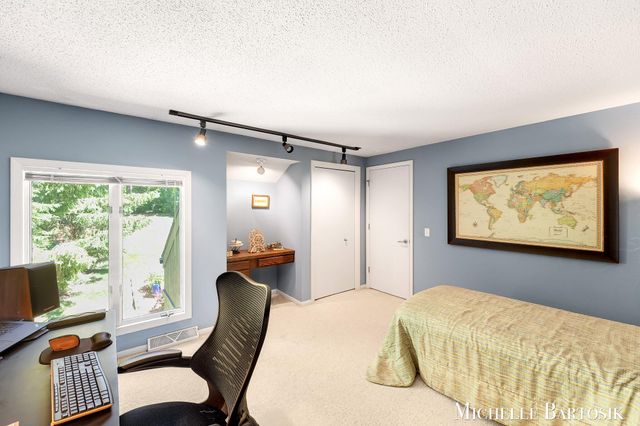 3301 Midland Drive SE, Grand Rapids, MI 49546
