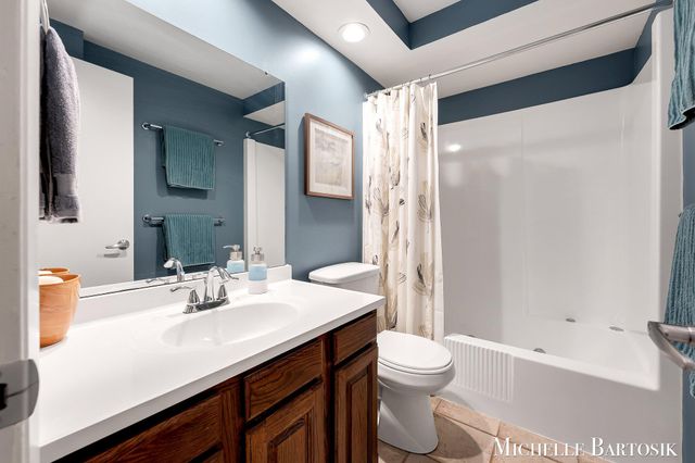 3301 Midland Drive SE, Grand Rapids, MI 49546