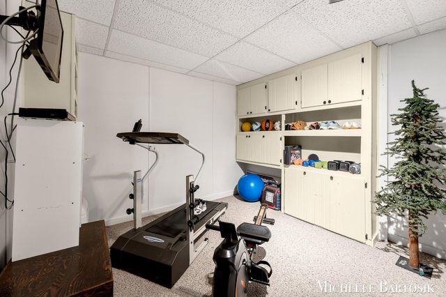 3301 Midland Drive SE, Grand Rapids, MI 49546