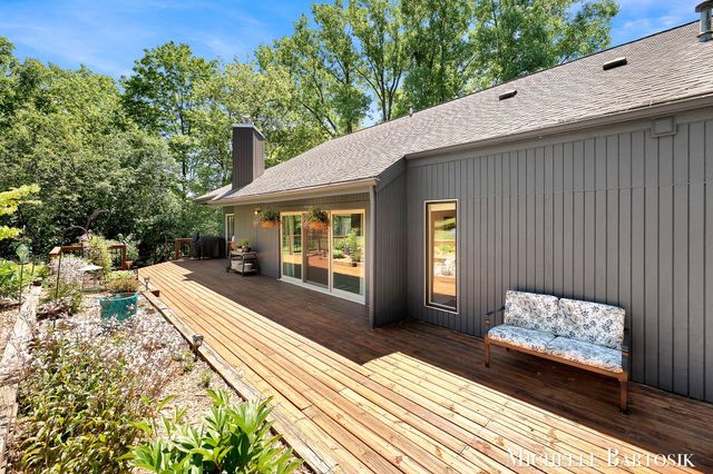 3301 Midland Drive SE, Grand Rapids, MI 49546