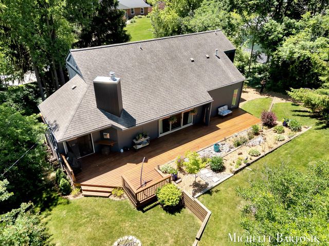 3301 Midland Drive SE, Grand Rapids, MI 49546