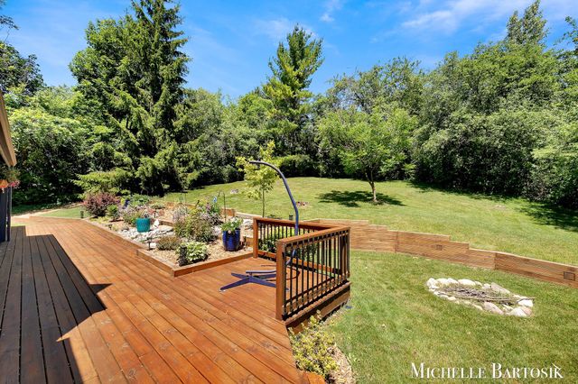 3301 Midland Drive SE, Grand Rapids, MI 49546