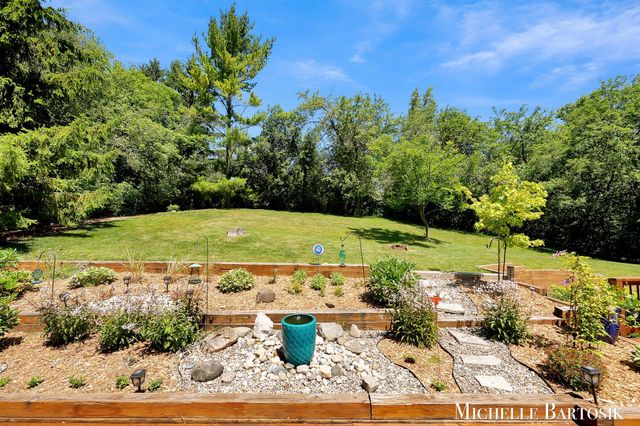 3301 Midland Drive SE, Grand Rapids, MI 49546