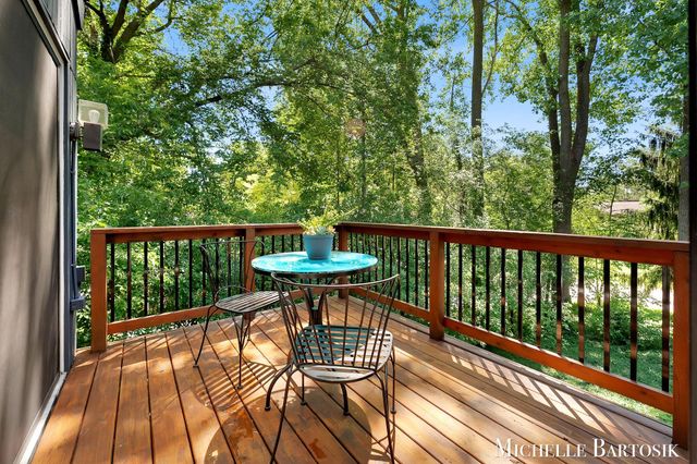3301 Midland Drive SE, Grand Rapids, MI 49546