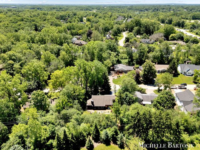 3301 Midland Drive SE, Grand Rapids, MI 49546