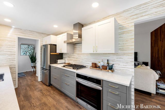 3301 Midland Drive SE, Grand Rapids, MI 49546