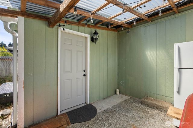 37708 Vista Key Drive NE, Hansville, WA 98340