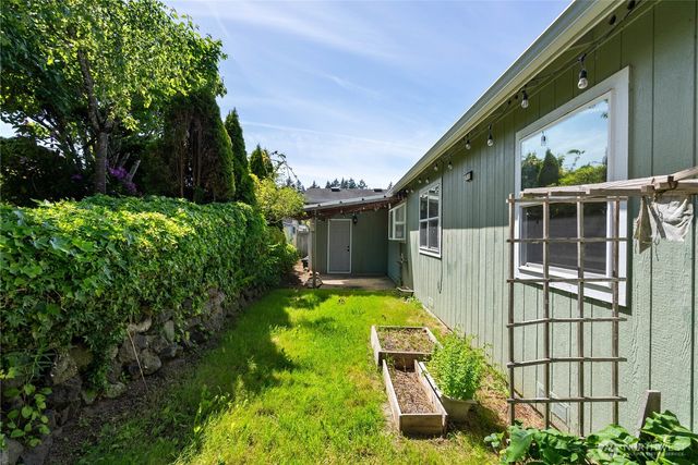37708 Vista Key Drive NE, Hansville, WA 98340