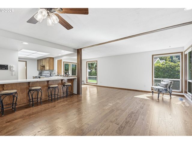 3702 Se MEIER Ct, Hillsboro, OR 97123