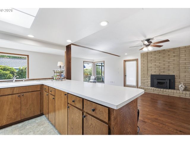 3702 Se MEIER Ct, Hillsboro, OR 97123