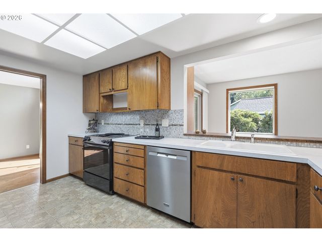 3702 Se MEIER Ct, Hillsboro, OR 97123