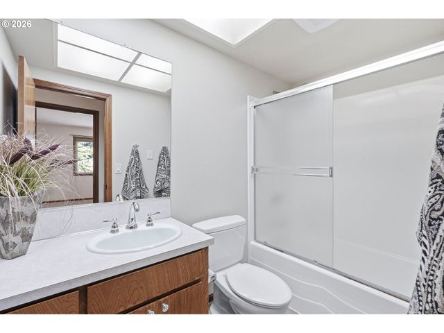 3702 Se MEIER Ct, Hillsboro, OR 97123