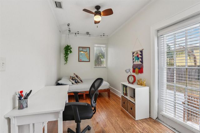 2934 6TH AVENUE N, St Petersburg, FL 33713