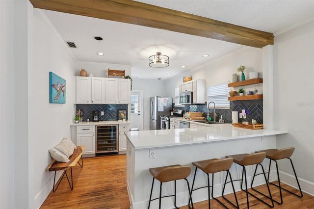 2934 6TH AVENUE N, St Petersburg, FL 33713