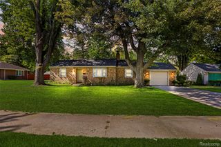 32400 Woodbrook Drive, Wayne, MI 48184
