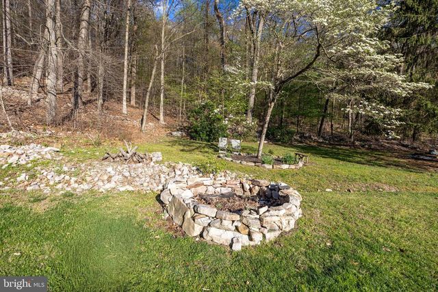 49 PARK RD, Boyertown, PA 19512