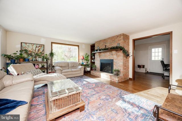 49 PARK RD, Boyertown, PA 19512