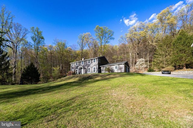 49 PARK RD, Boyertown, PA 19512