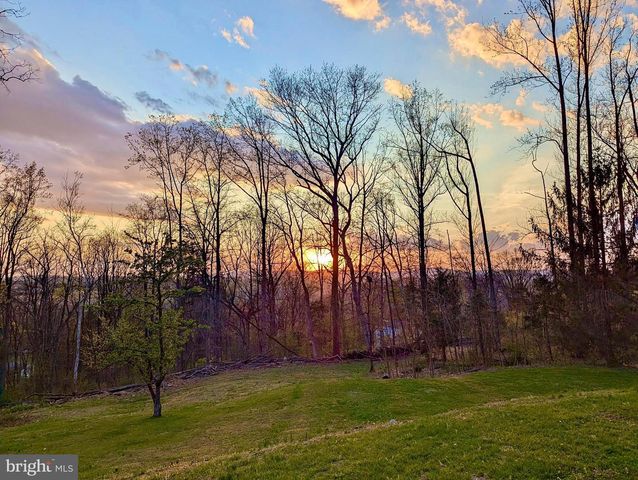 49 PARK RD, Boyertown, PA 19512
