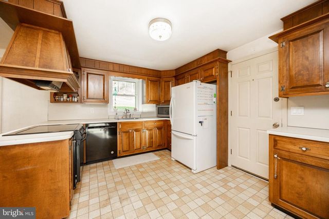 49 PARK RD, Boyertown, PA 19512