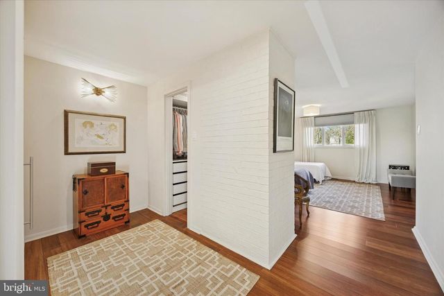 15 W CLOSE, Moorestown, NJ 08057